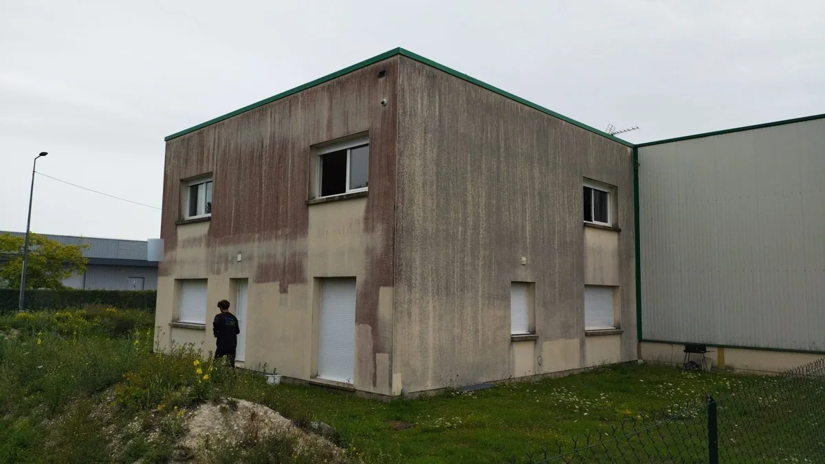Façade du bâtiment avant nettoyage